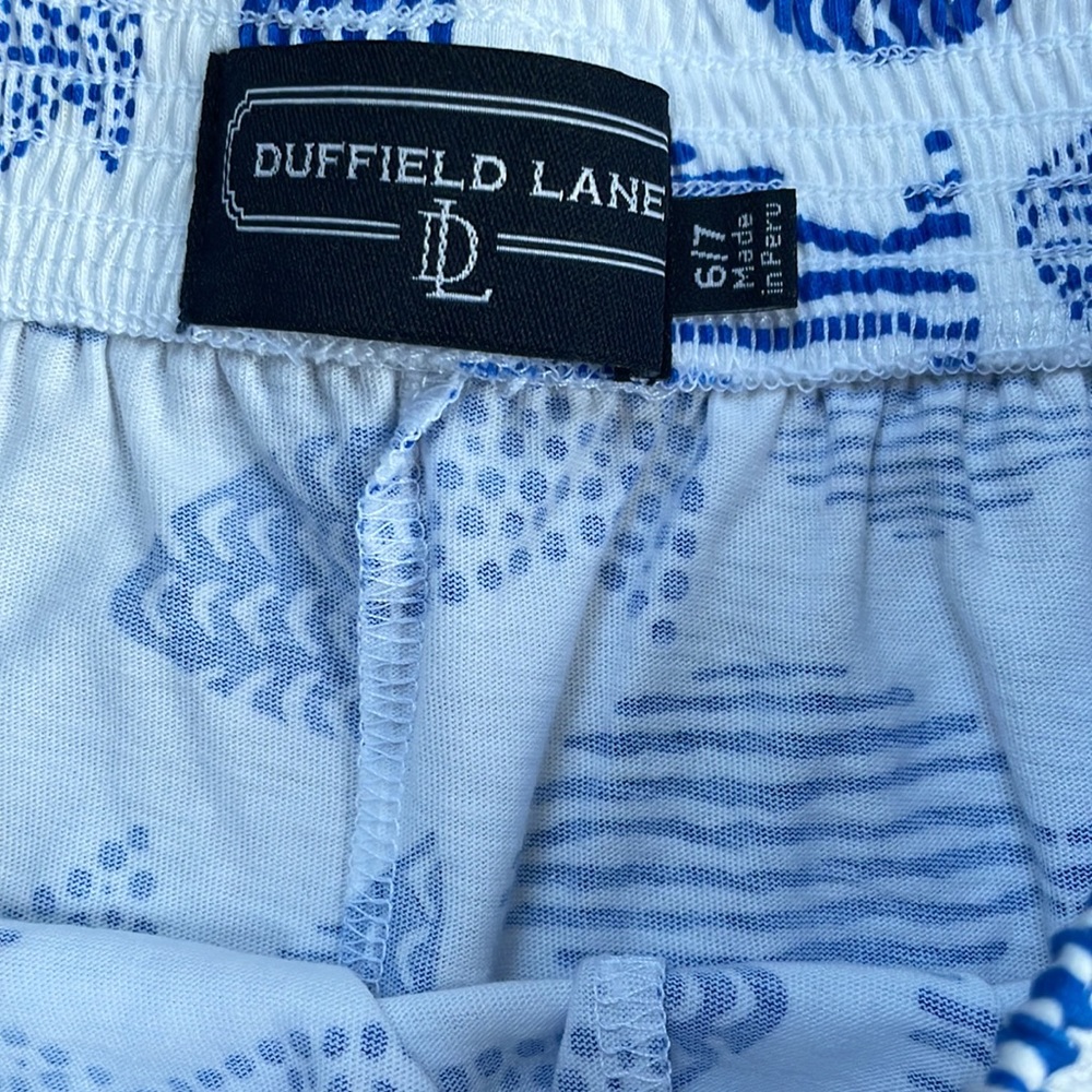 NWOT Duffield Lane 6/7 blue fish print shorts - Picture 2 of 2